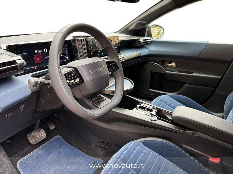 Lancia Ypsilon Ibrida Ibrida Edizione Limitata Cassina e-DCT