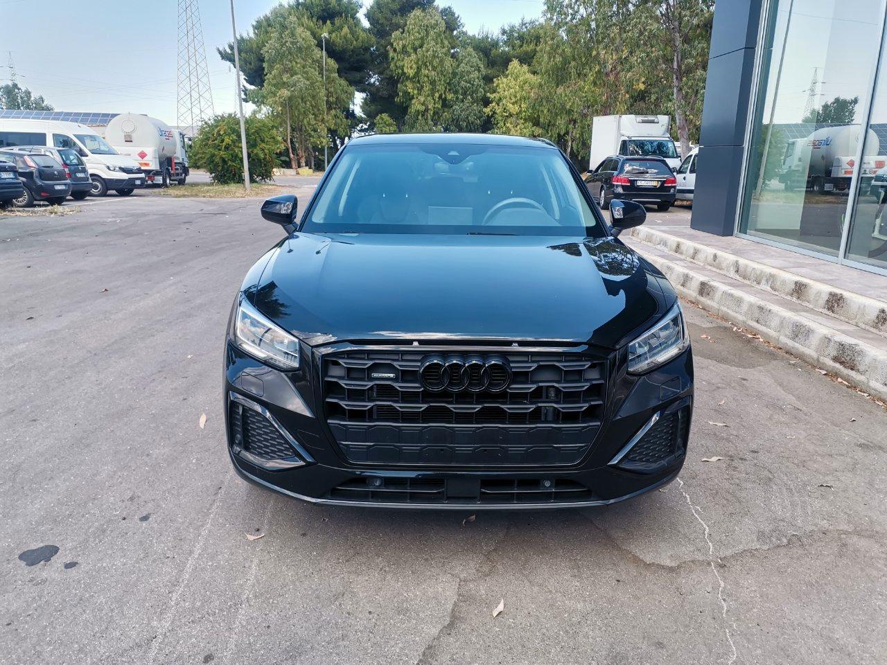 Audi Q2 35 2.0 tdi Identity Black s-tronic