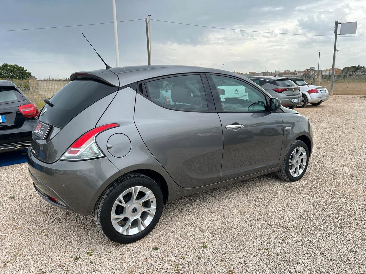 Lancia Ypsilon 1.2 69 CV 5 porte Gold my19
