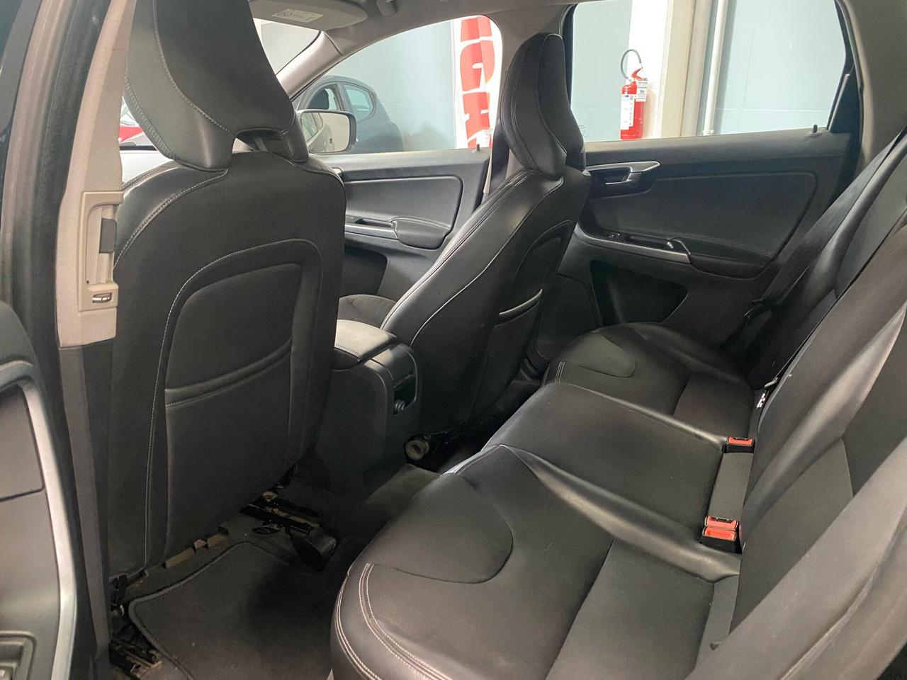 Volvo XC 60 XC60 D5 AWD Geartronic Business Plus