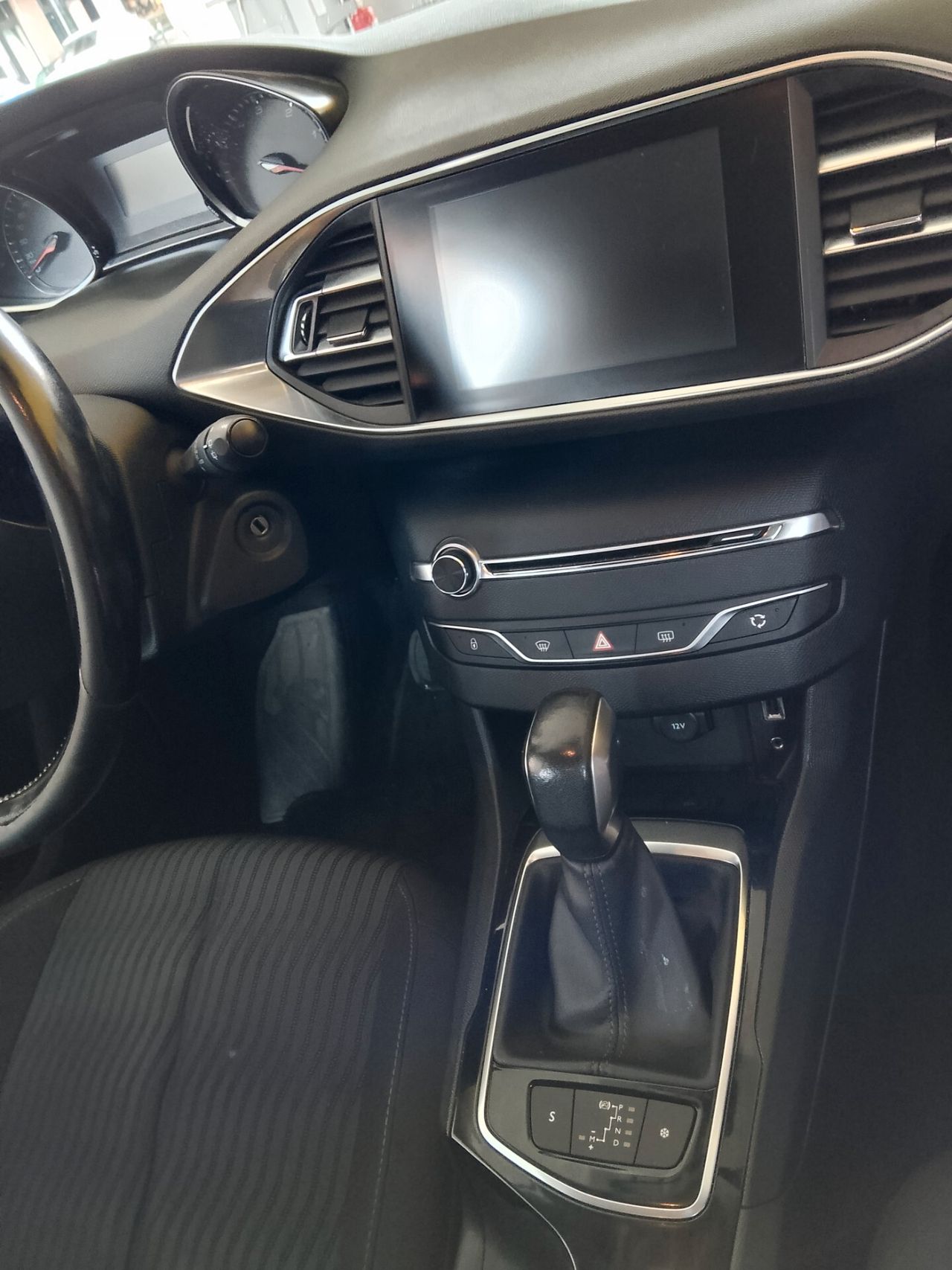 Peugeot 308 2017 photo 3