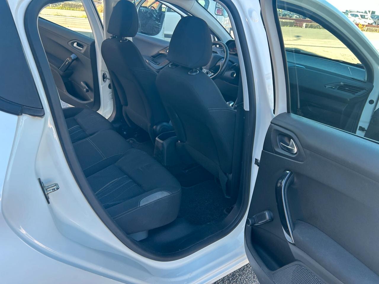 Peugeot 208 PureTech 82 5 porte Access