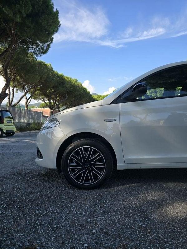 Lancia Ypsilon 1.0 FireFly 70cv Hybrid Silver Plus