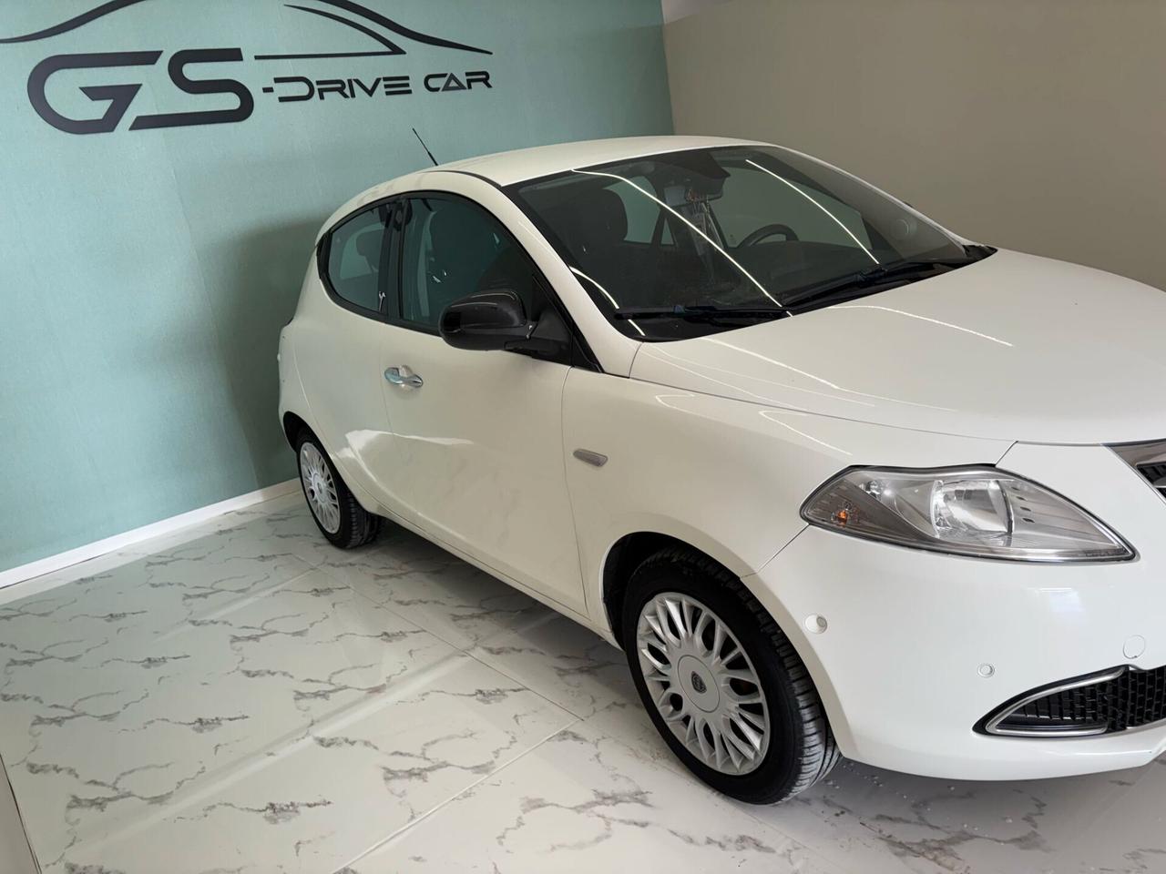 Lancia Ypsilon 1.2 69 CV 5 porte S&S Platinum