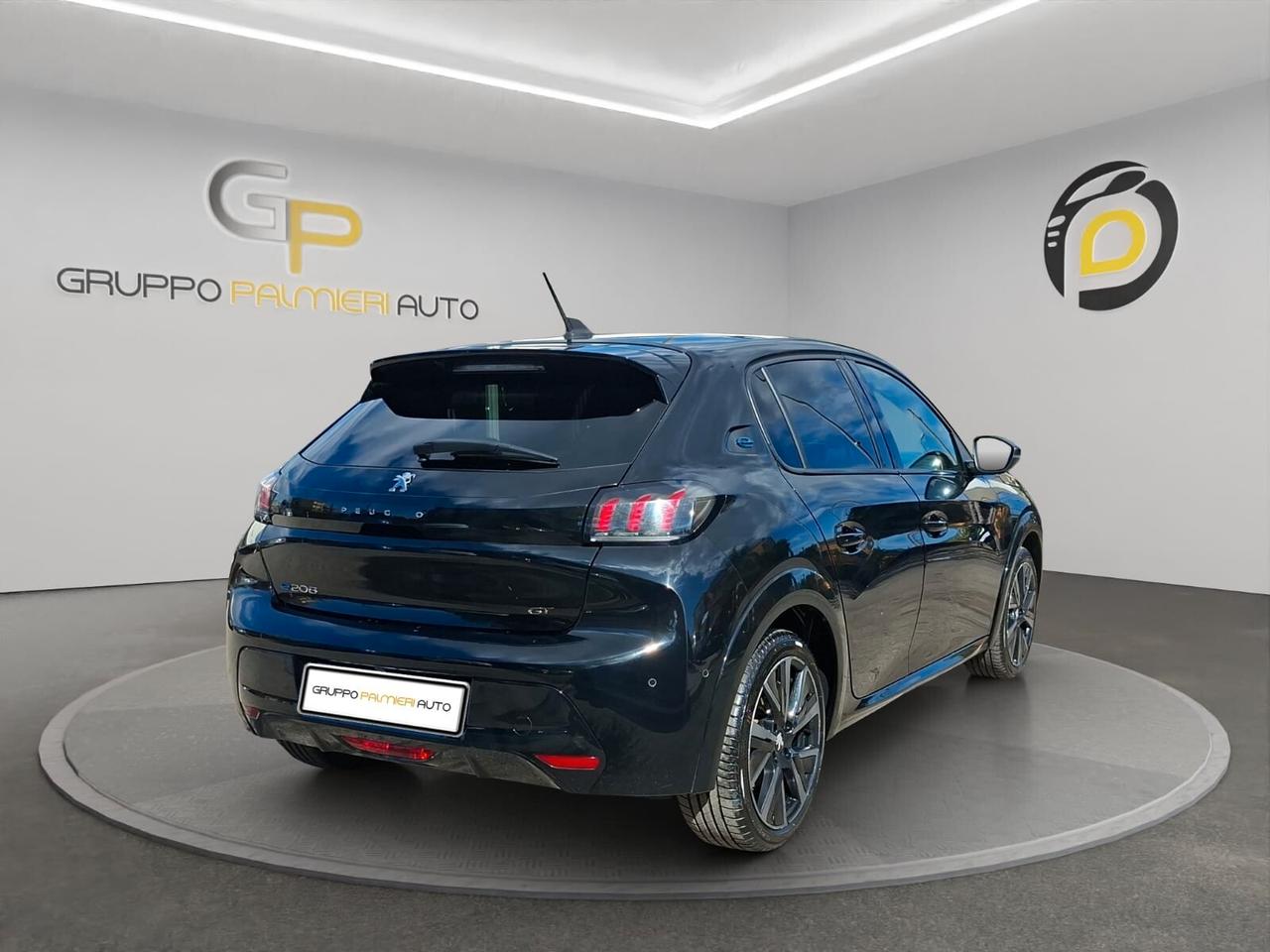 Peugeot 208 motore elettrico 136 CV 5 porte GT