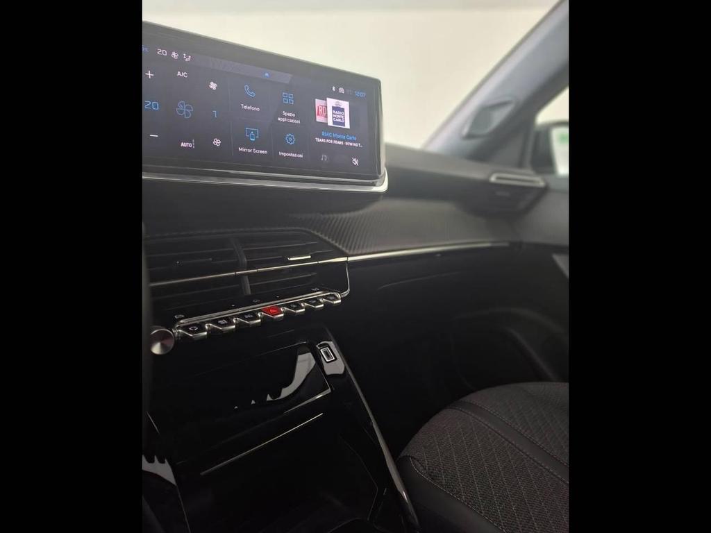 Peugeot 2008 1.5 BlueHDi Allure EAT8