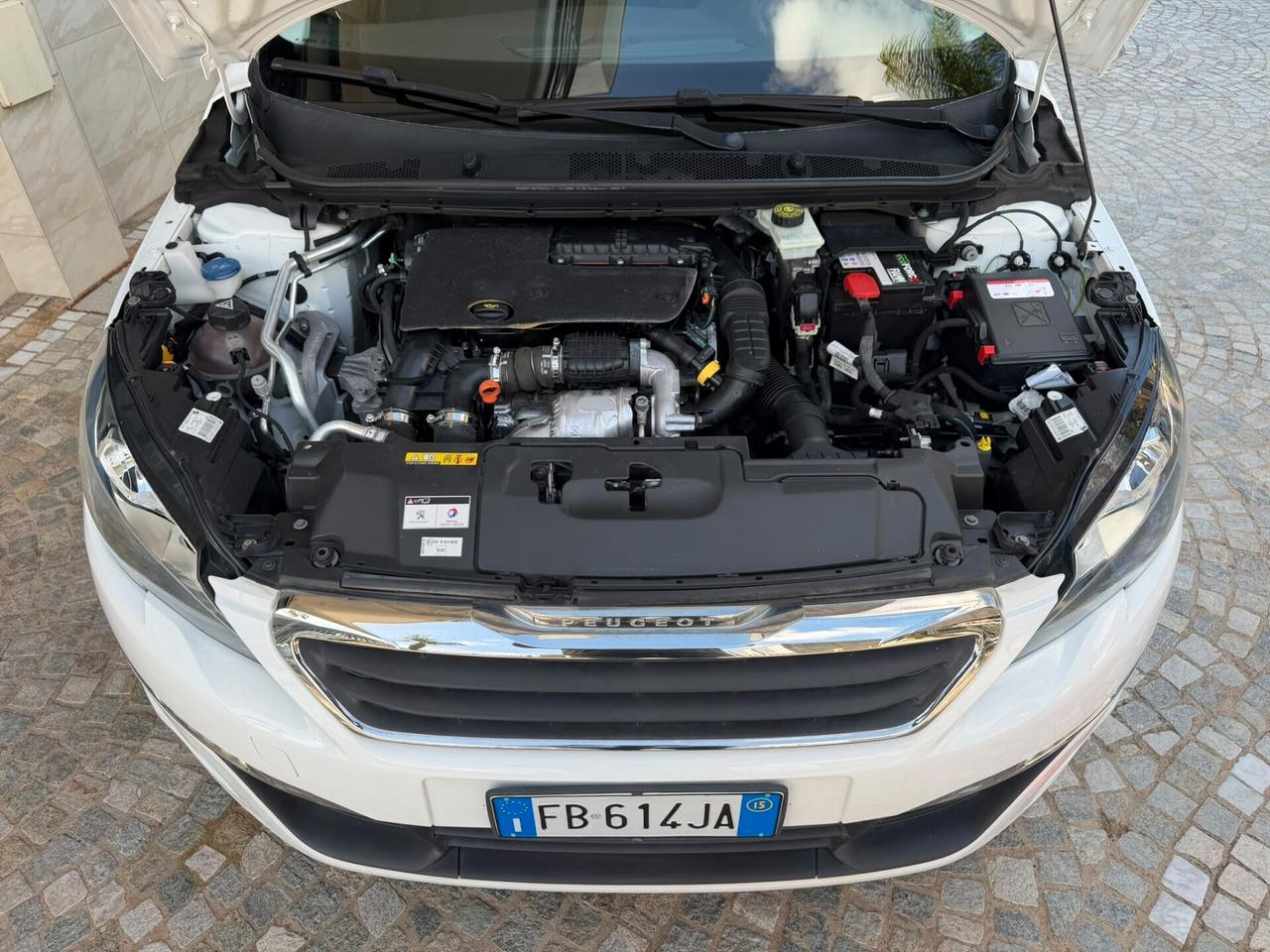 Peugeot 308 1.6 BlueHDi 100 S&S SW Allure