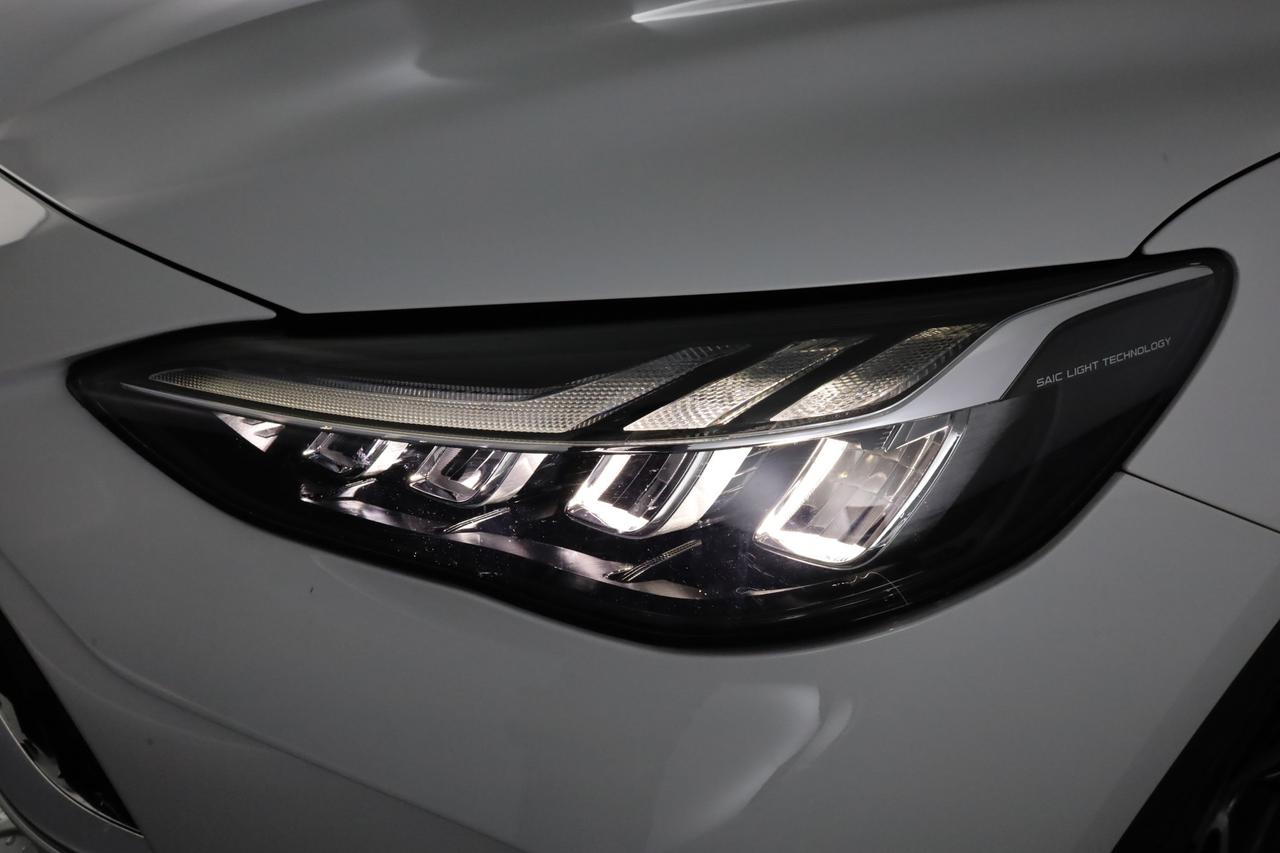 MG EHS Plug-in Hybrid Luxury