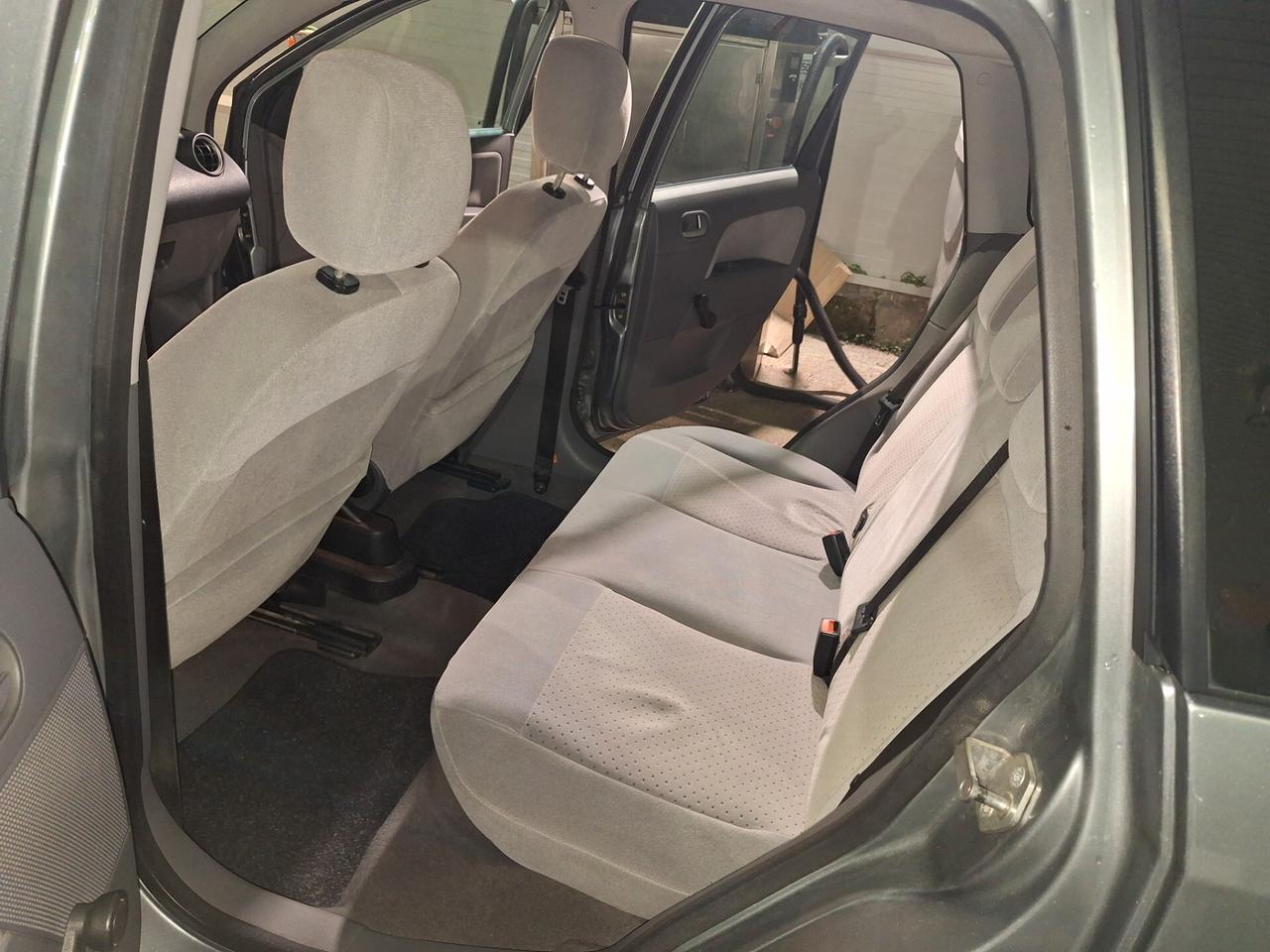 Ford Fiesta 1.4 16V 5p. Ghia EURO4 NEOPATENTATI ECCONOMICA