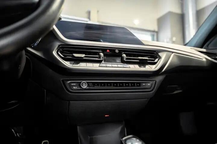 Bmw 118 118d 5p. Msport