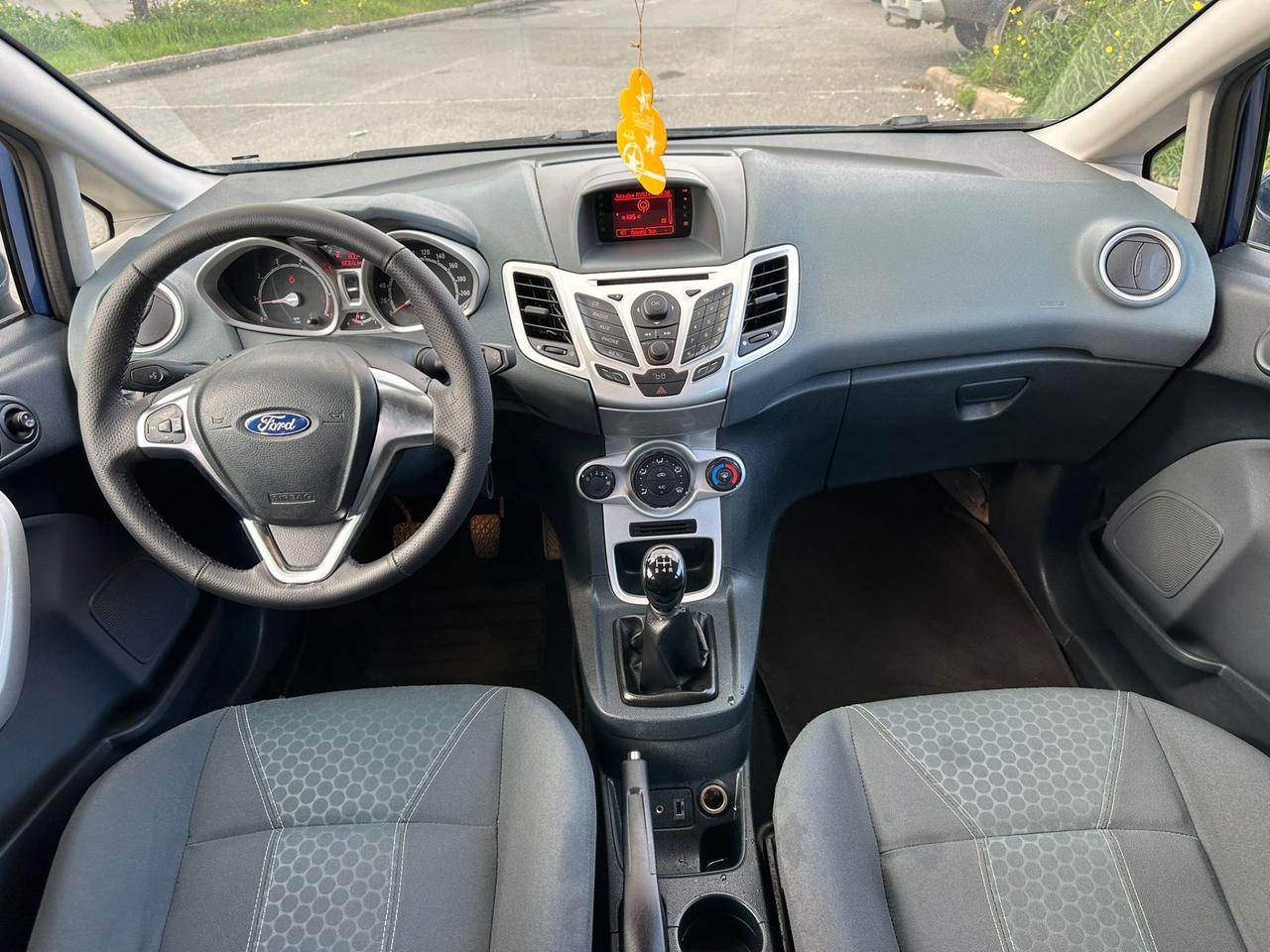 Ford Fiesta 1.2 82 CV 5 porte Titanium-Neopatentati