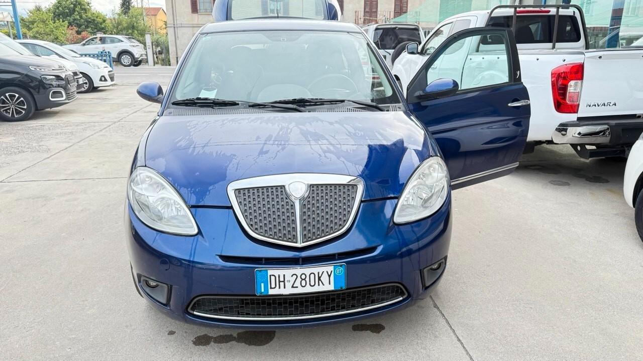 Lancia Ypsilon 1.2 Oro Giallo