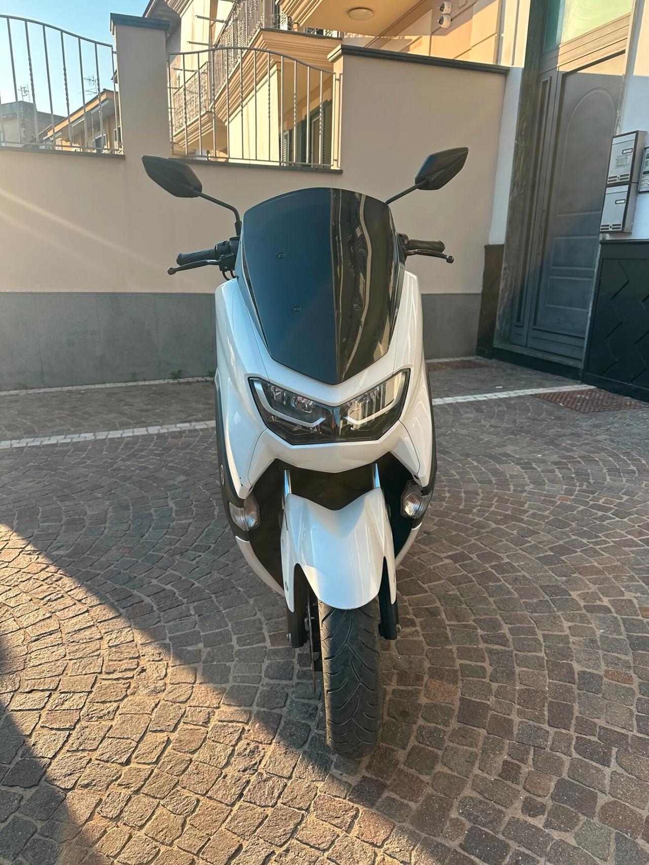 Yamaha NMAX BASE
