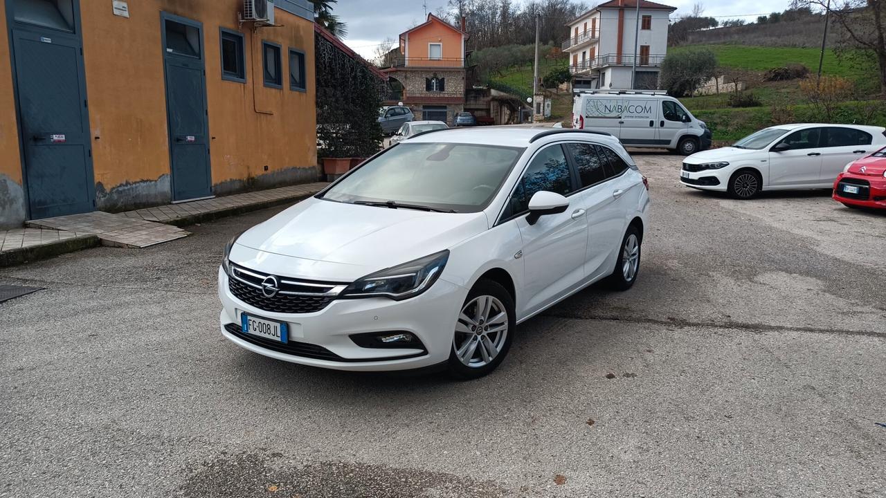 Opel Astra 1.6 diesel anno 2016 pari al nuovo. NAVIGATORE