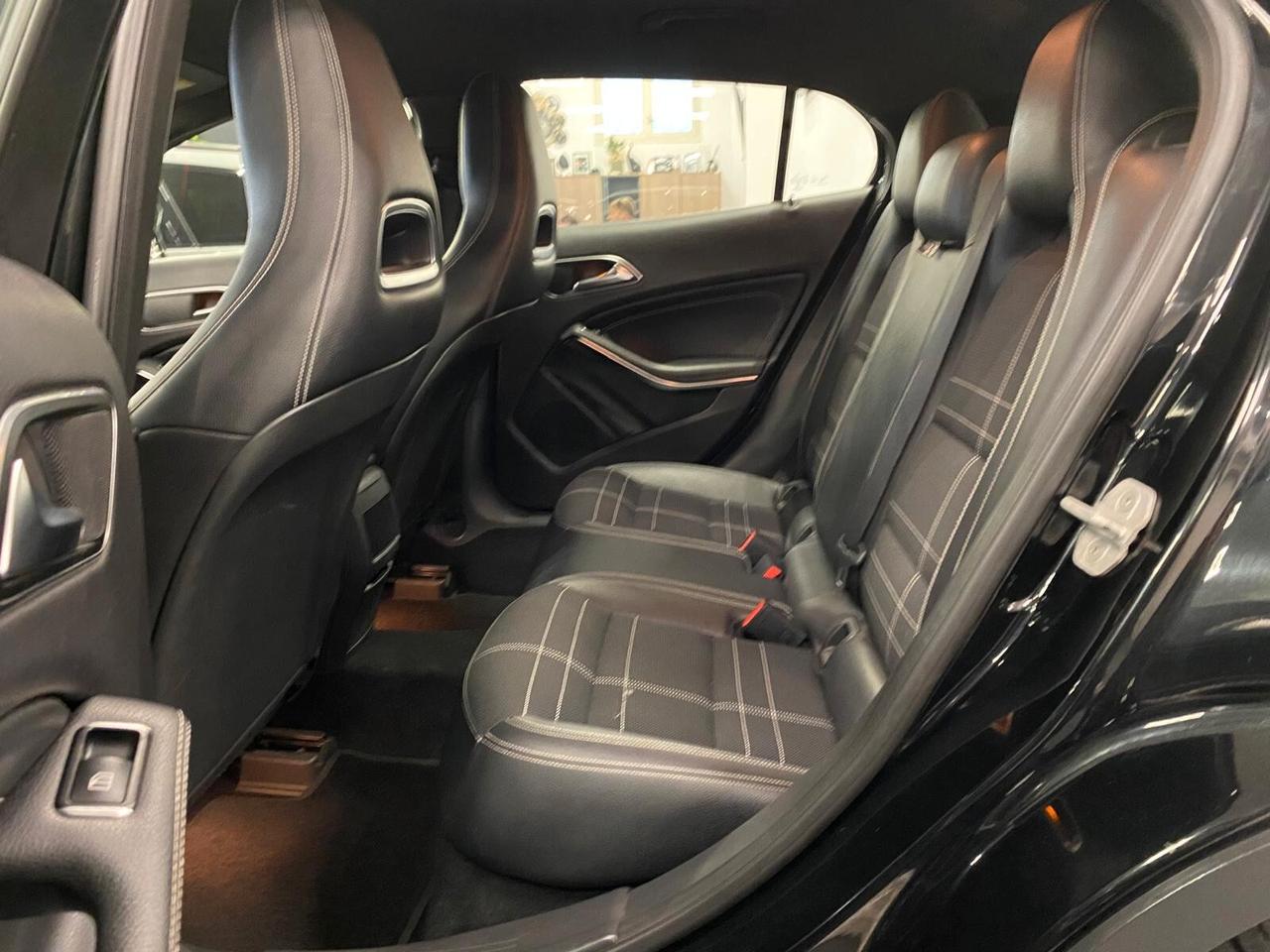 MERCEDES-BENZ GLA 200D SPORT 2.2 136CV PELLE NAVI CAM ANNO 2015