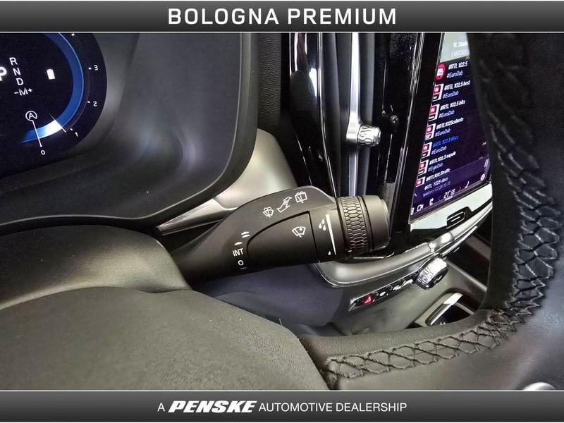 Volvo XC60 B5 (d) AWD automatico Core