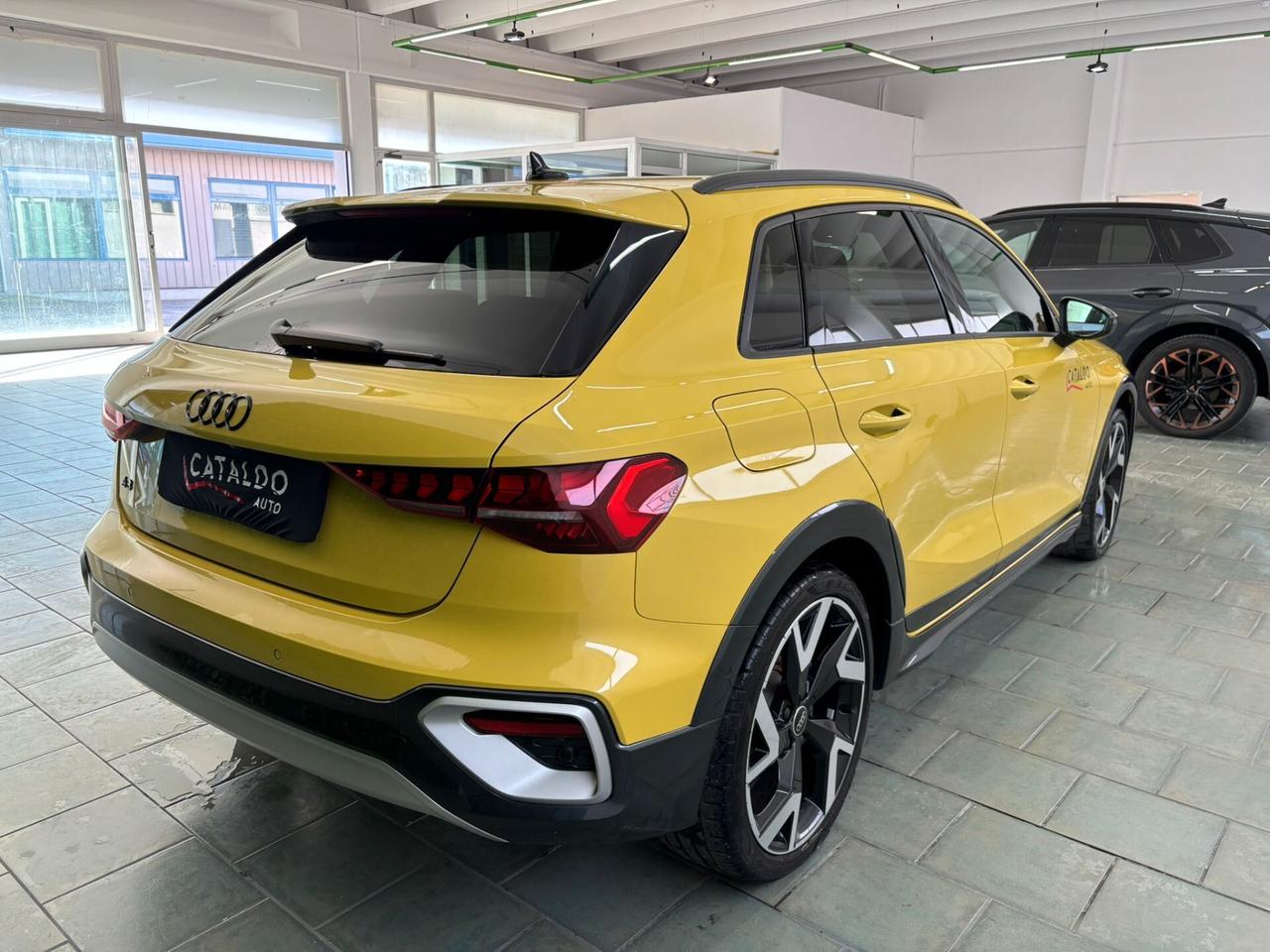 Audi A3 allstreet 35 TFSI S tronic Identity Contrast