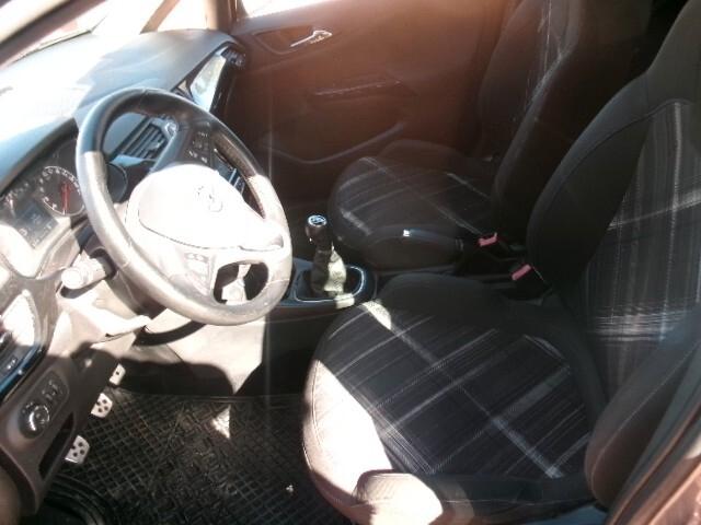 Opel Corsa 1.2 5 porte b-Color