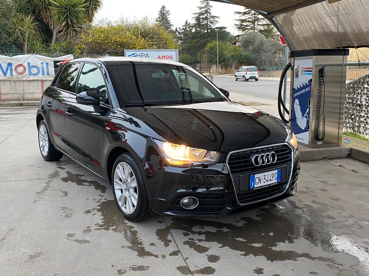 Audi A1 1.6 tdi S line edition 90cv s-tronic