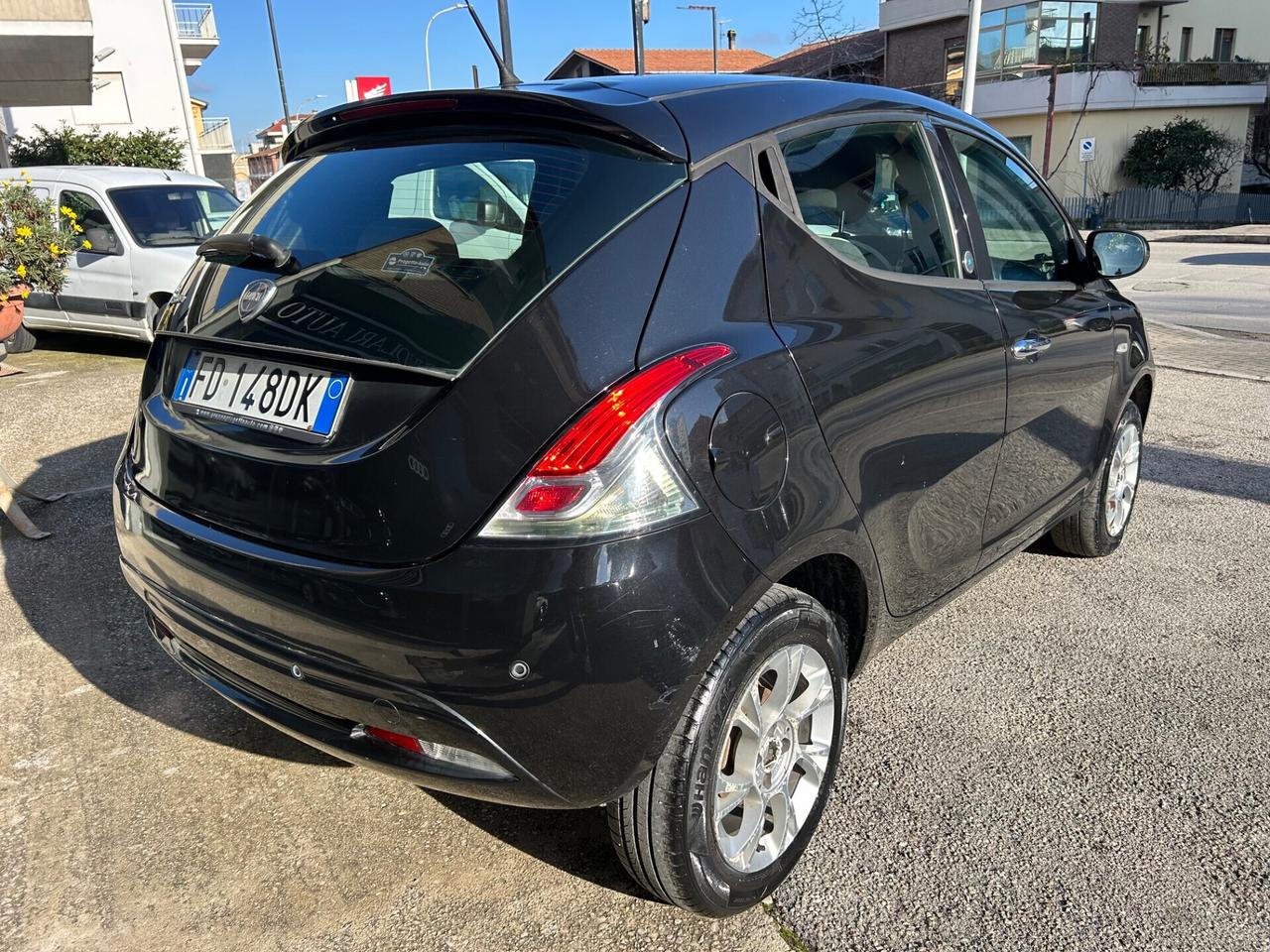 Lancia Ypsilon Benzina / Metano Ecochic Platinum Neopatentati
