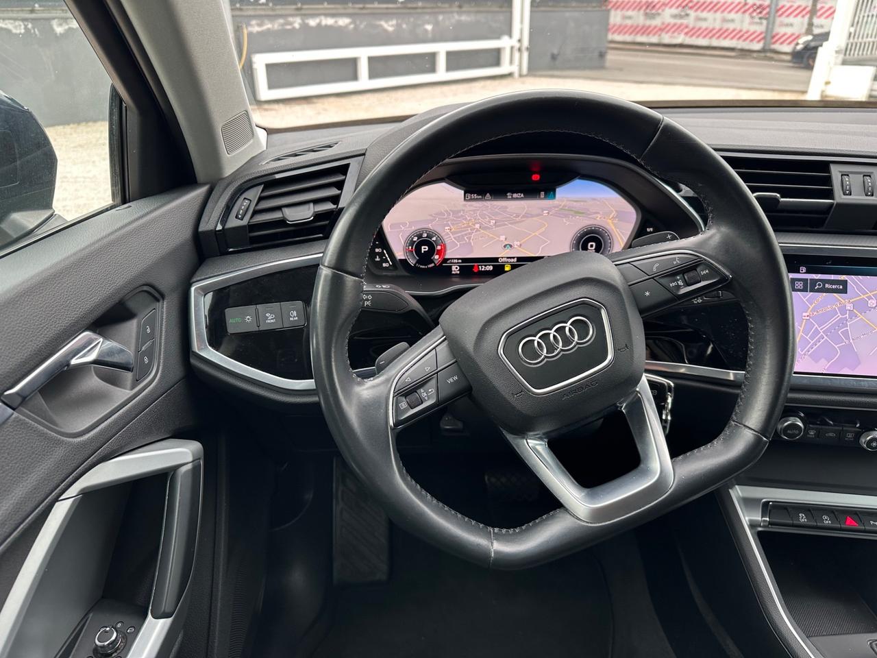 Audi Q3 35 TDI quattro Business Advanced