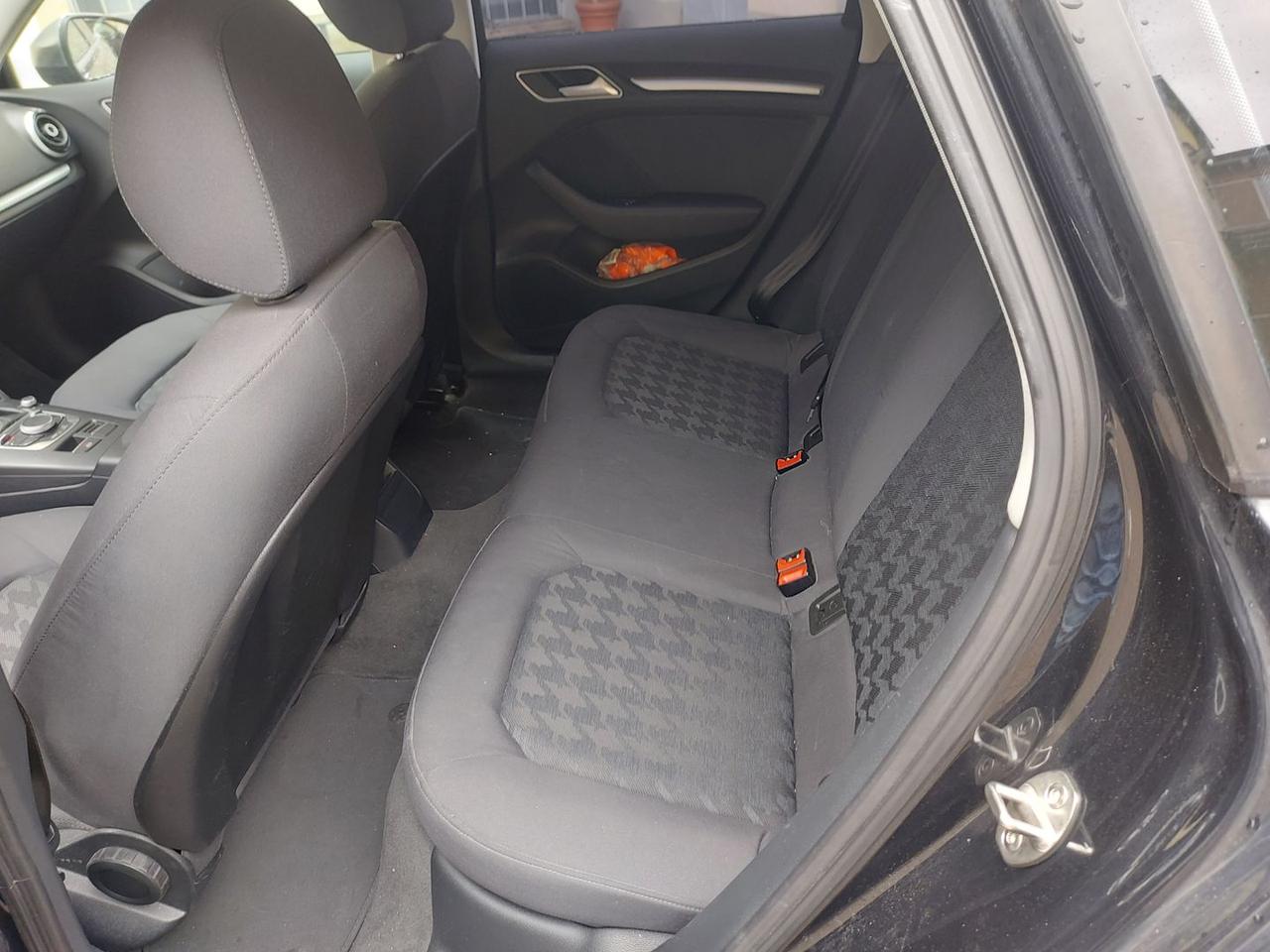 Audi A3 spback Ambiente 1.6 TDI dsg