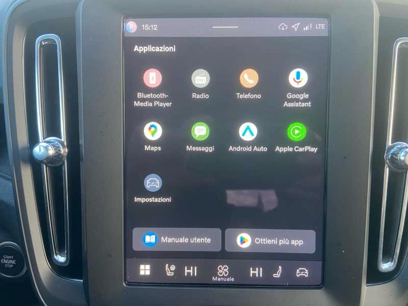 VOLVO XC40 2.0 b3 EssenTiaL AuTo