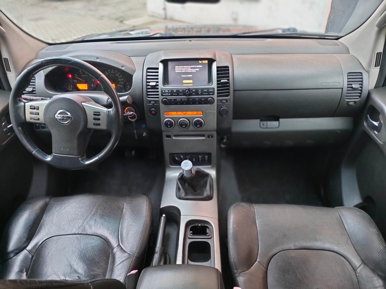 Nissan Navara 2.5 dCi 4p Double Cab LE