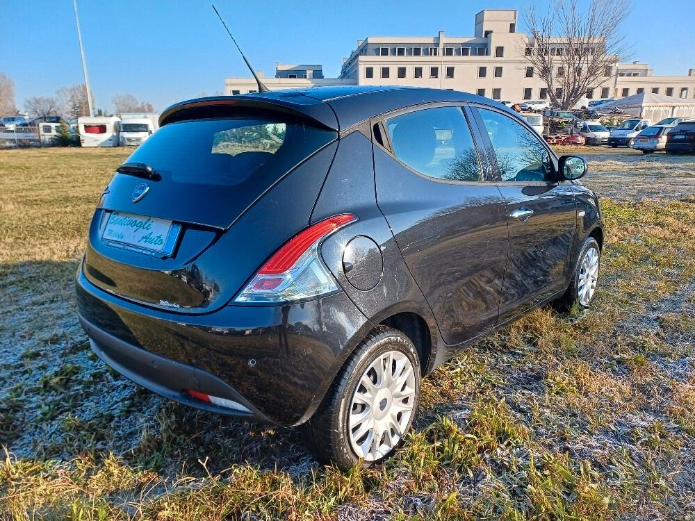 Lancia Ypsilon 1.2 69 CV 5 porte GPL Ecochic Gold 2015