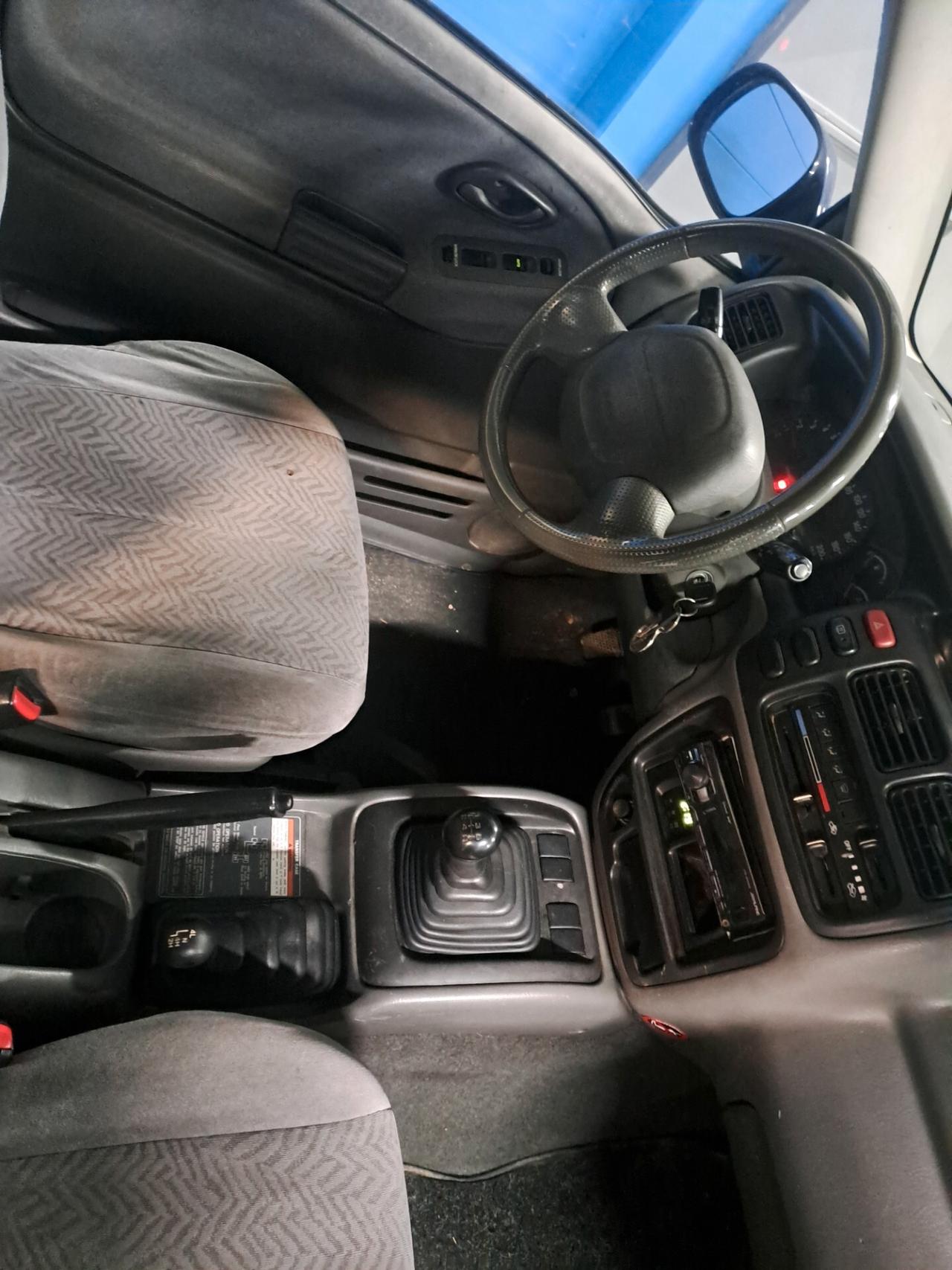 Suzuki Grand Vitara 1.6i 16V cat 3 porte