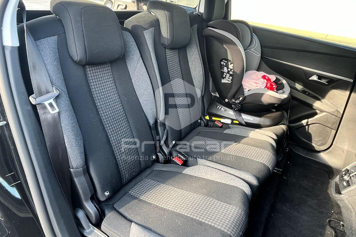 PEUGEOT 5008 BlueHDi 130 S&S EAT8 Business