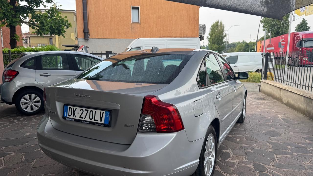 Volvo S40 2.0 D cat Momentum pari a nuova unico proprietario