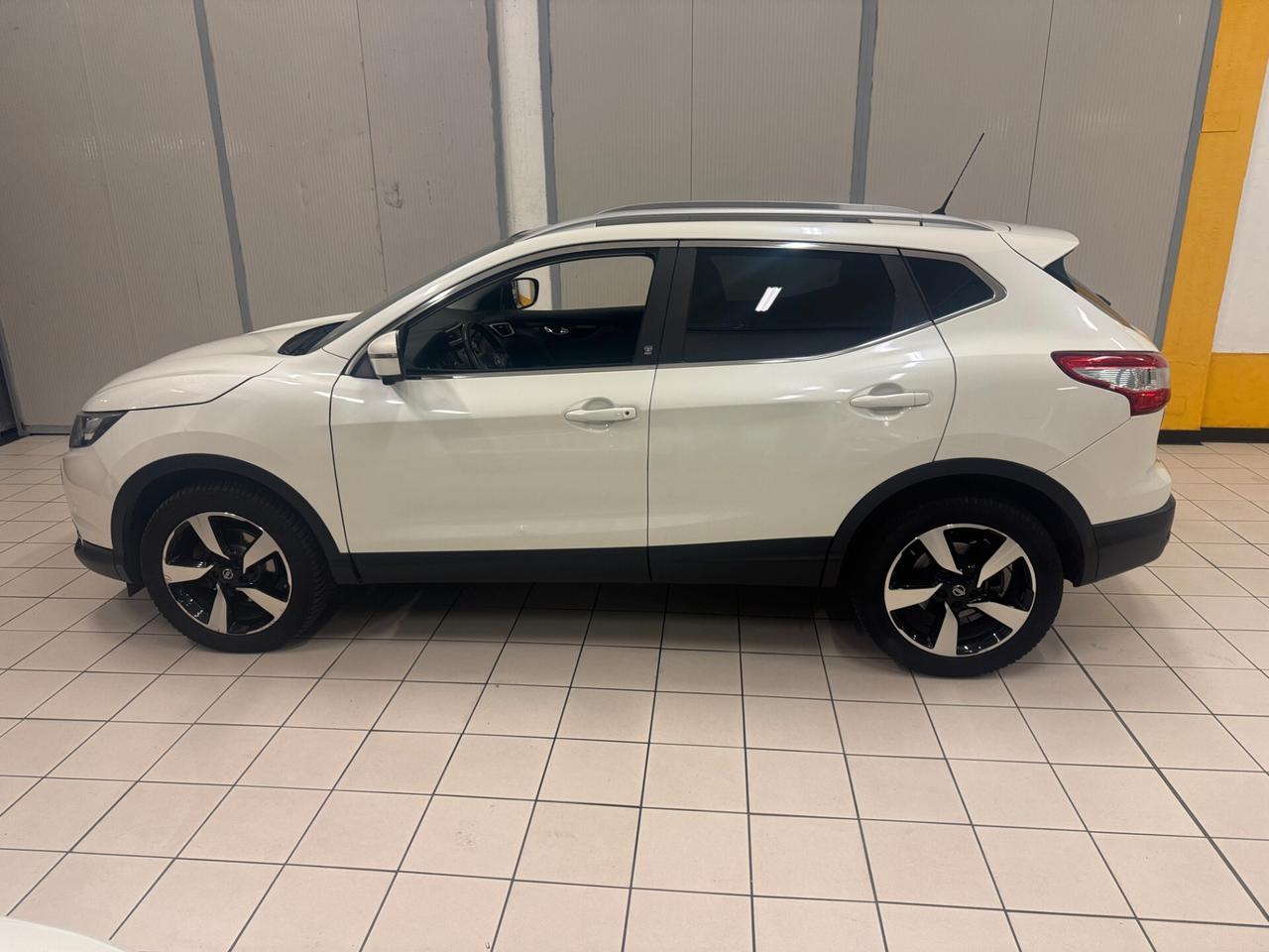 NISSAN Qashqai 1.5 dCi N-Connecta