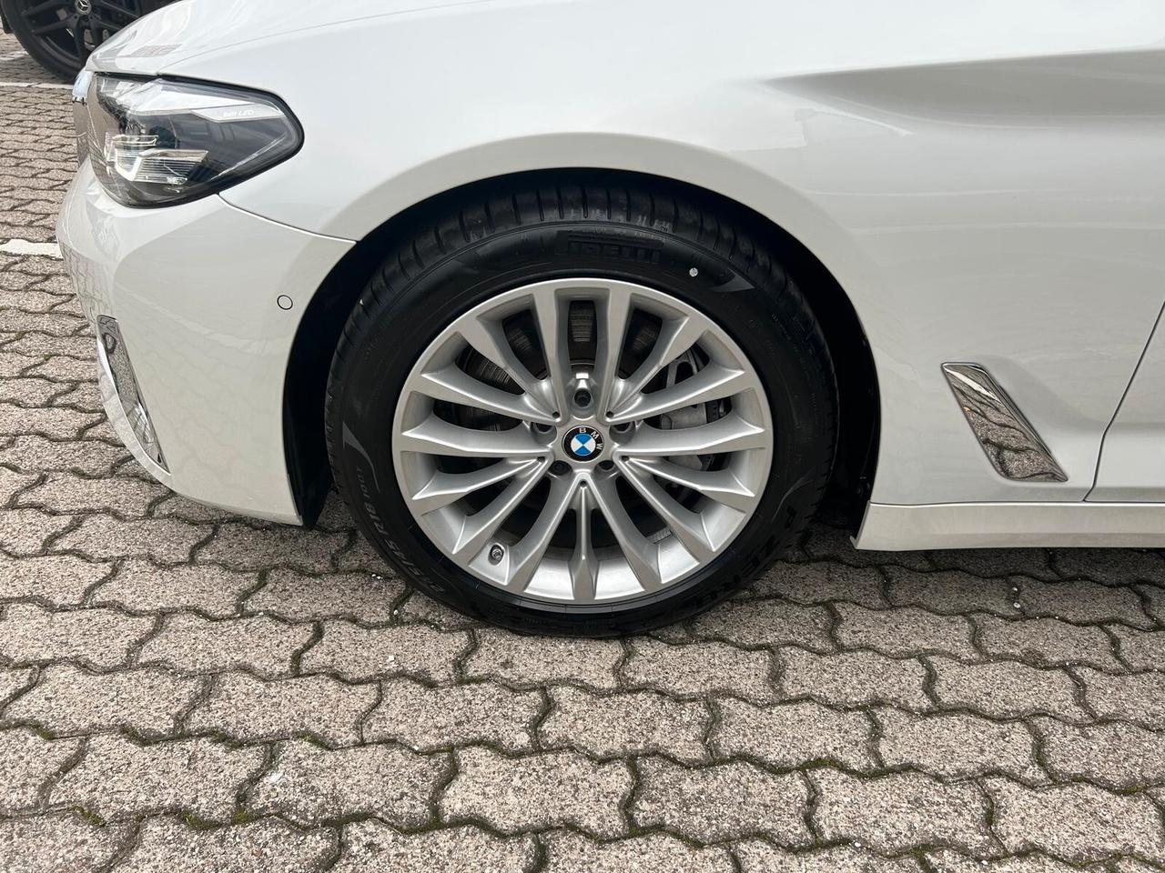BMW 530d Touring mhev 48V xdrive Luxury DANNEGGIATA