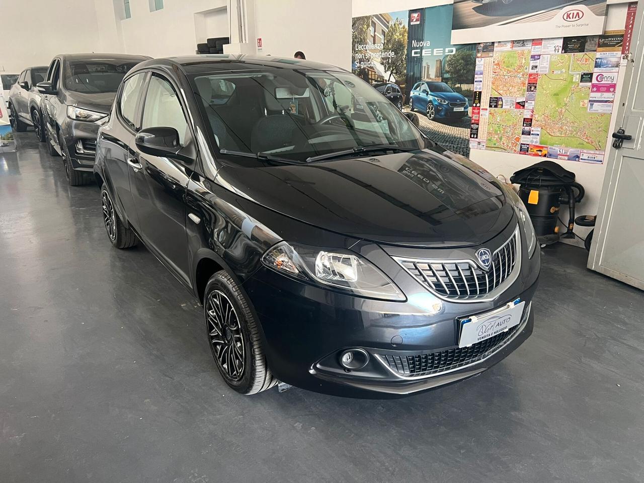 Lancia Ypsilon 1.0 FireFly 5 porte S&S Hybrid Gold