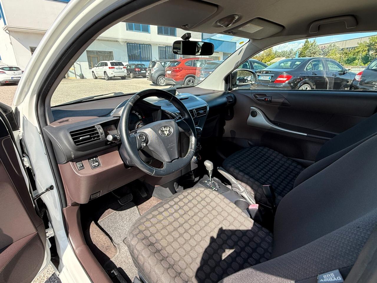 Toyota iQ 1.0 Multidrive