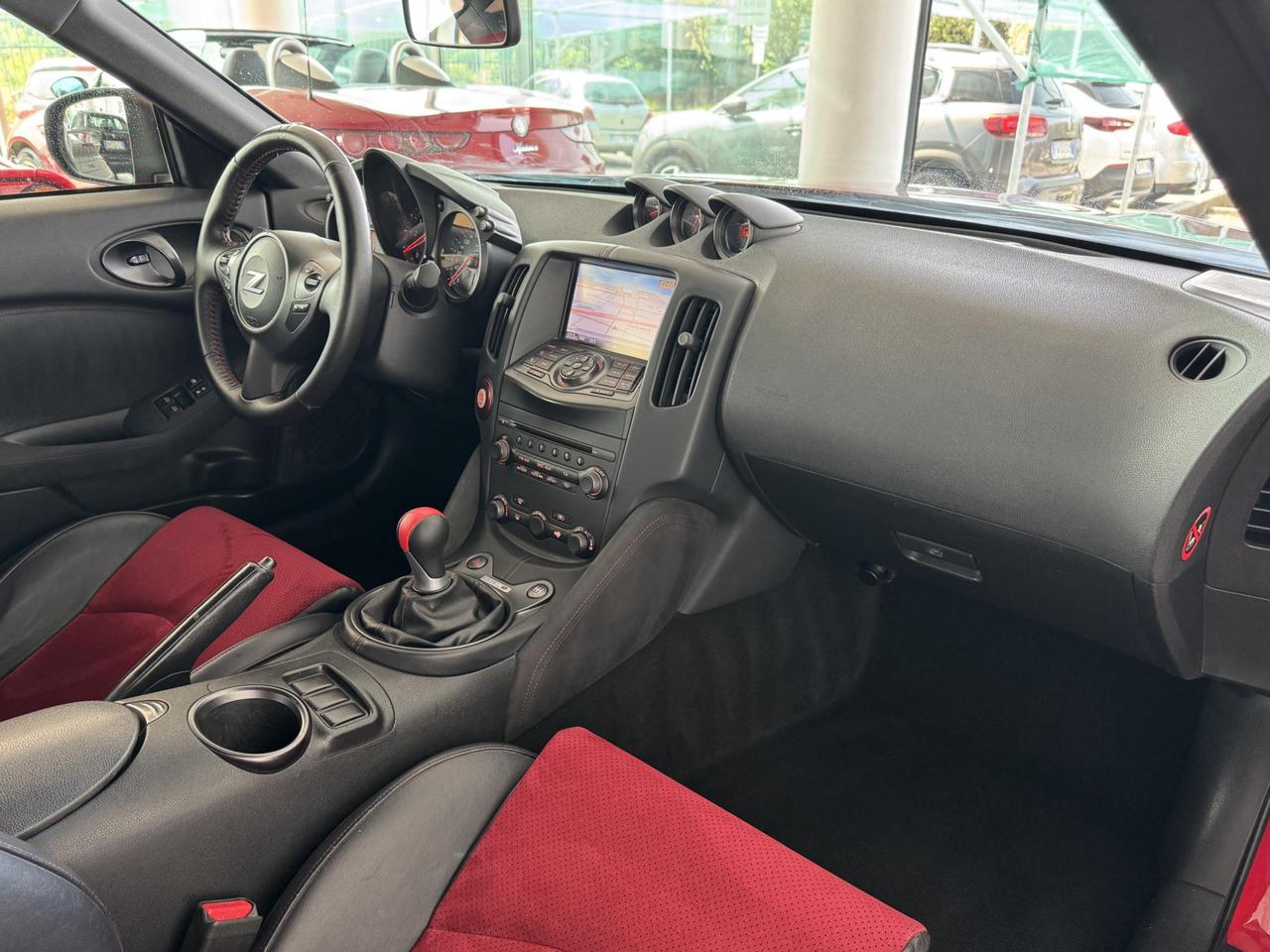 Nissan 370Z Coupe 3.7 V6 Nismo