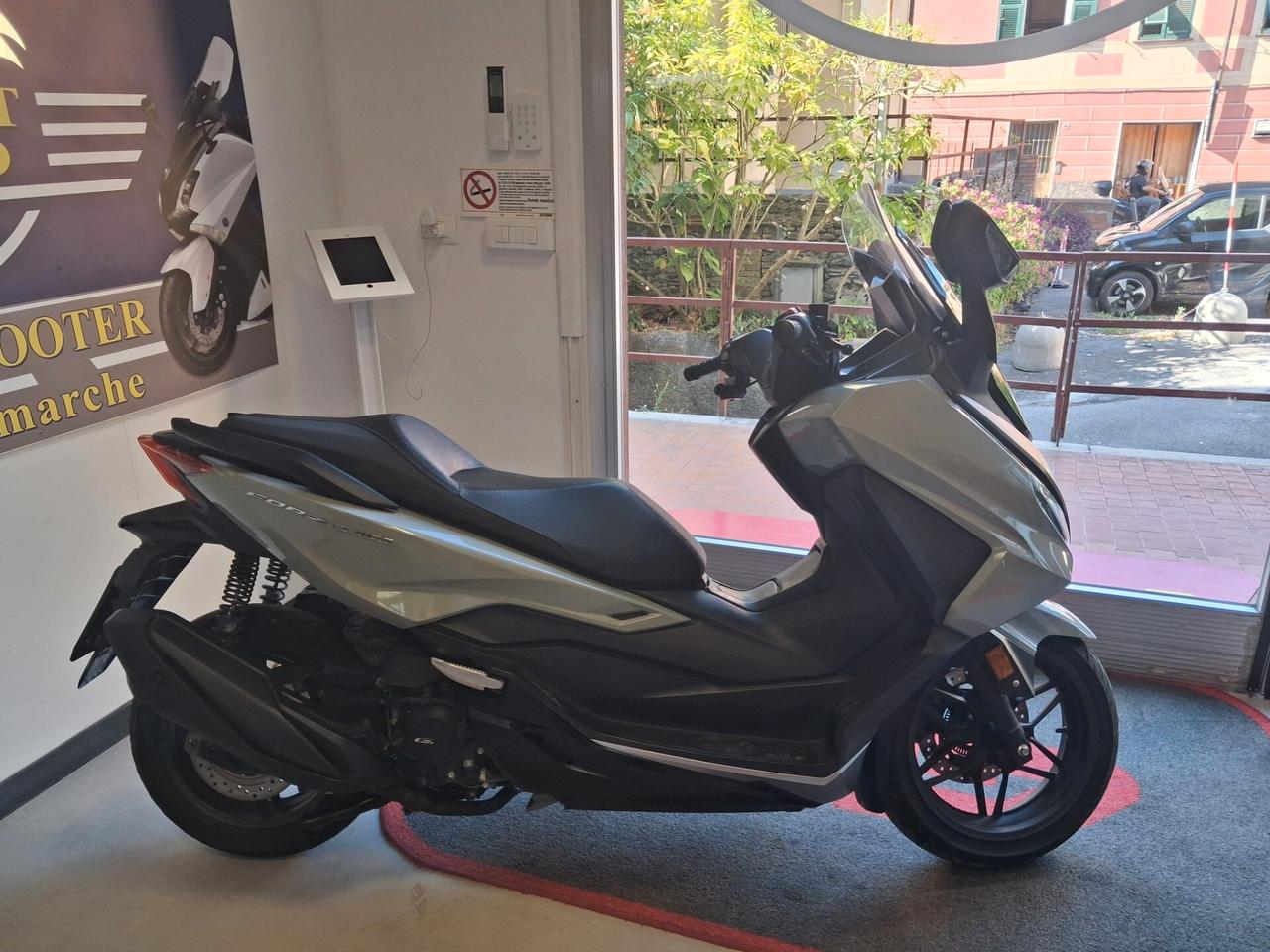 Honda Forza 350 ABS + TCS