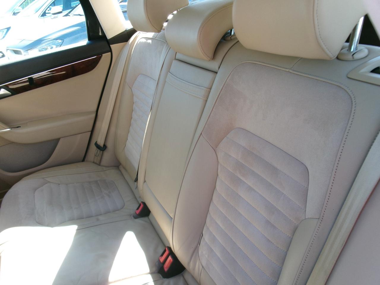 Volkswagen Passat Variant 2.0 TDI 140CV HIGHLINE CAMBIO DSG/TETTO APRIBILE/PELLE
