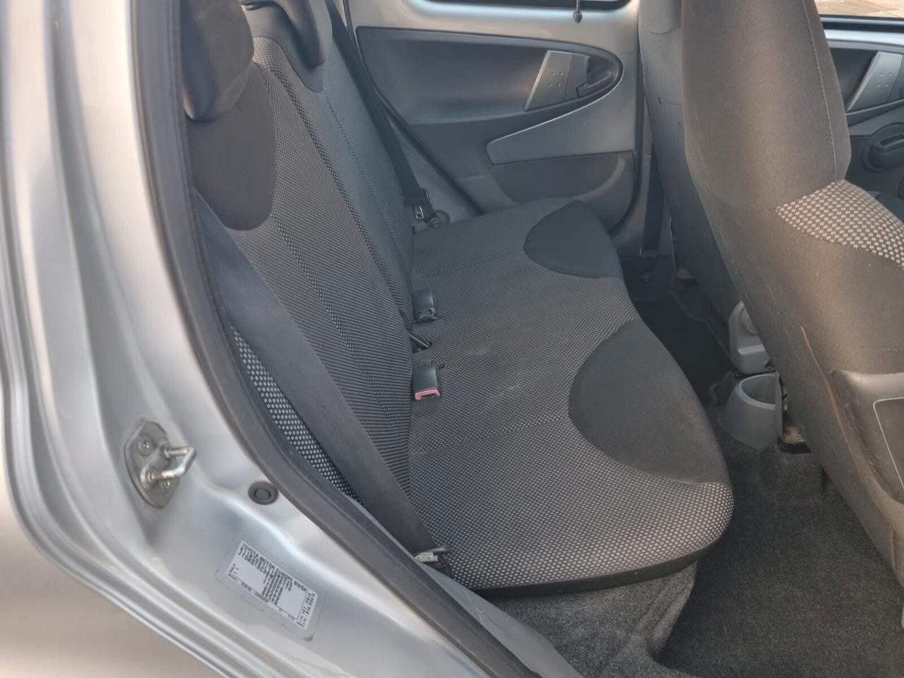 Toyota Aygo 1.0 12V VVT-i 5 porte Sol