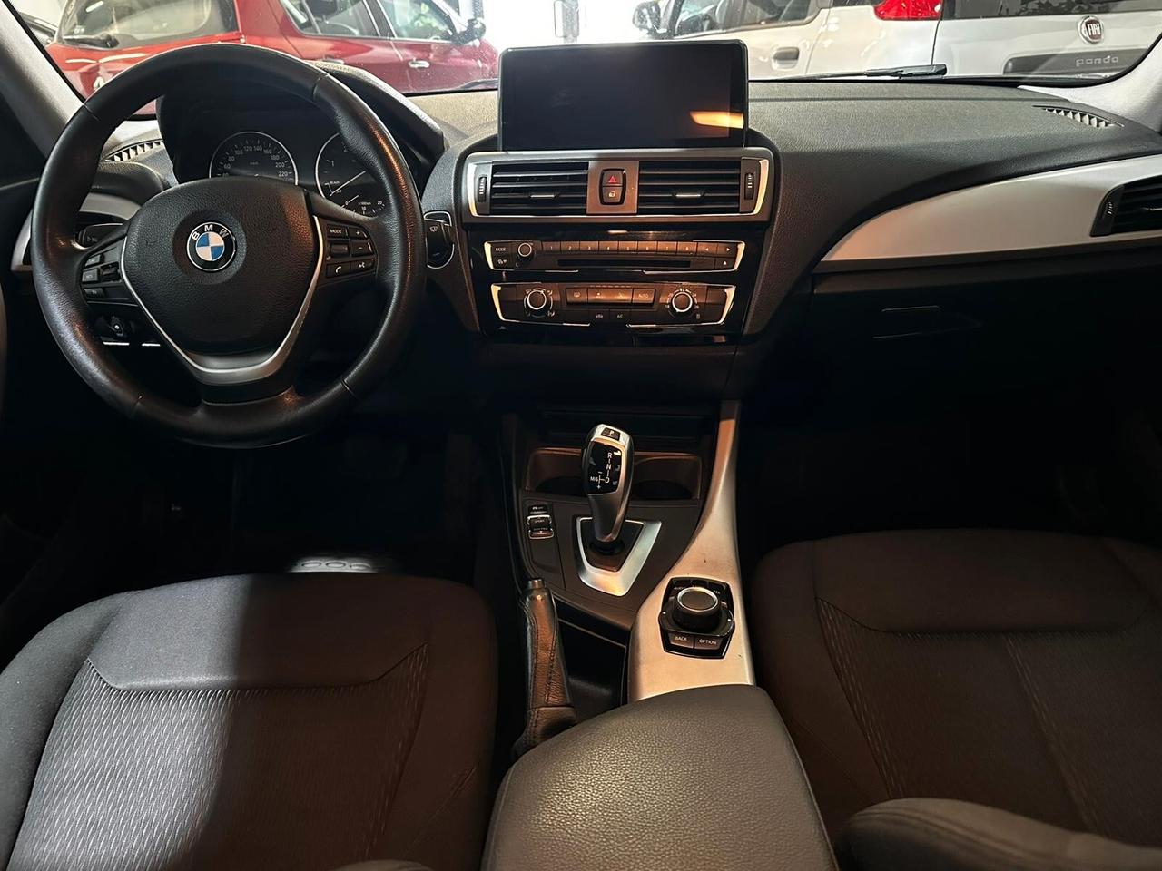 Bmw 116 120d 5p. Urban
