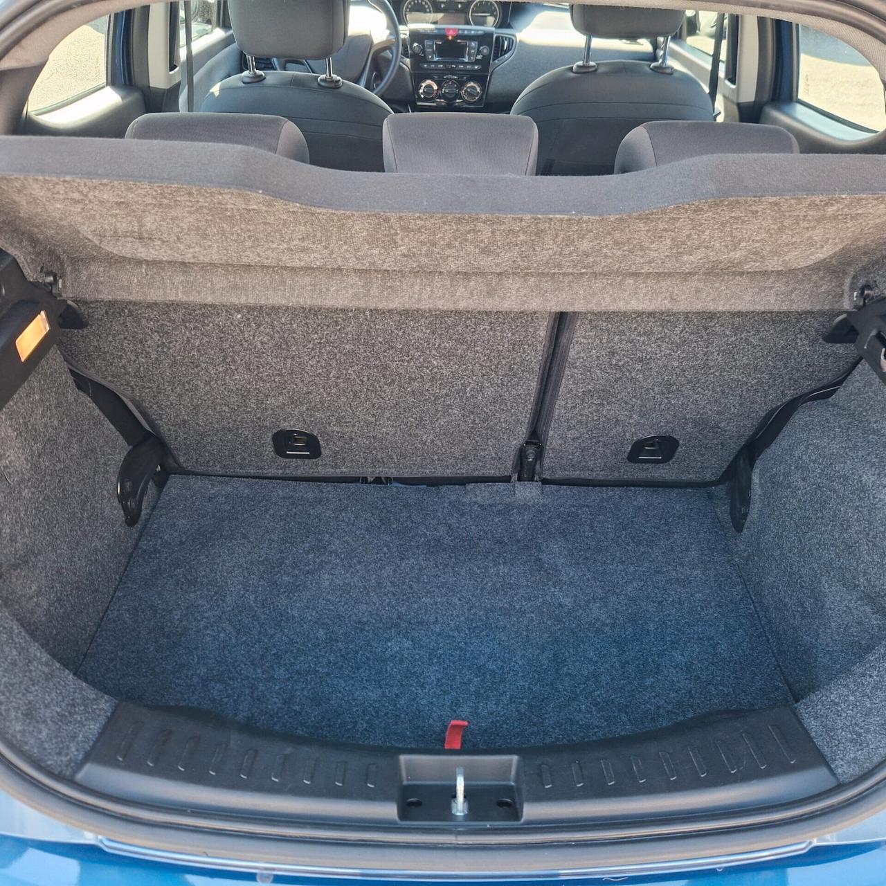 Lancia Ypsilon 1.0 FireFly 5 porte S&S Hybrid Silver Plus