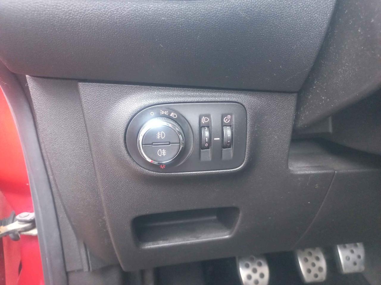 Opel Corsa 1.2 Coupé b-Color