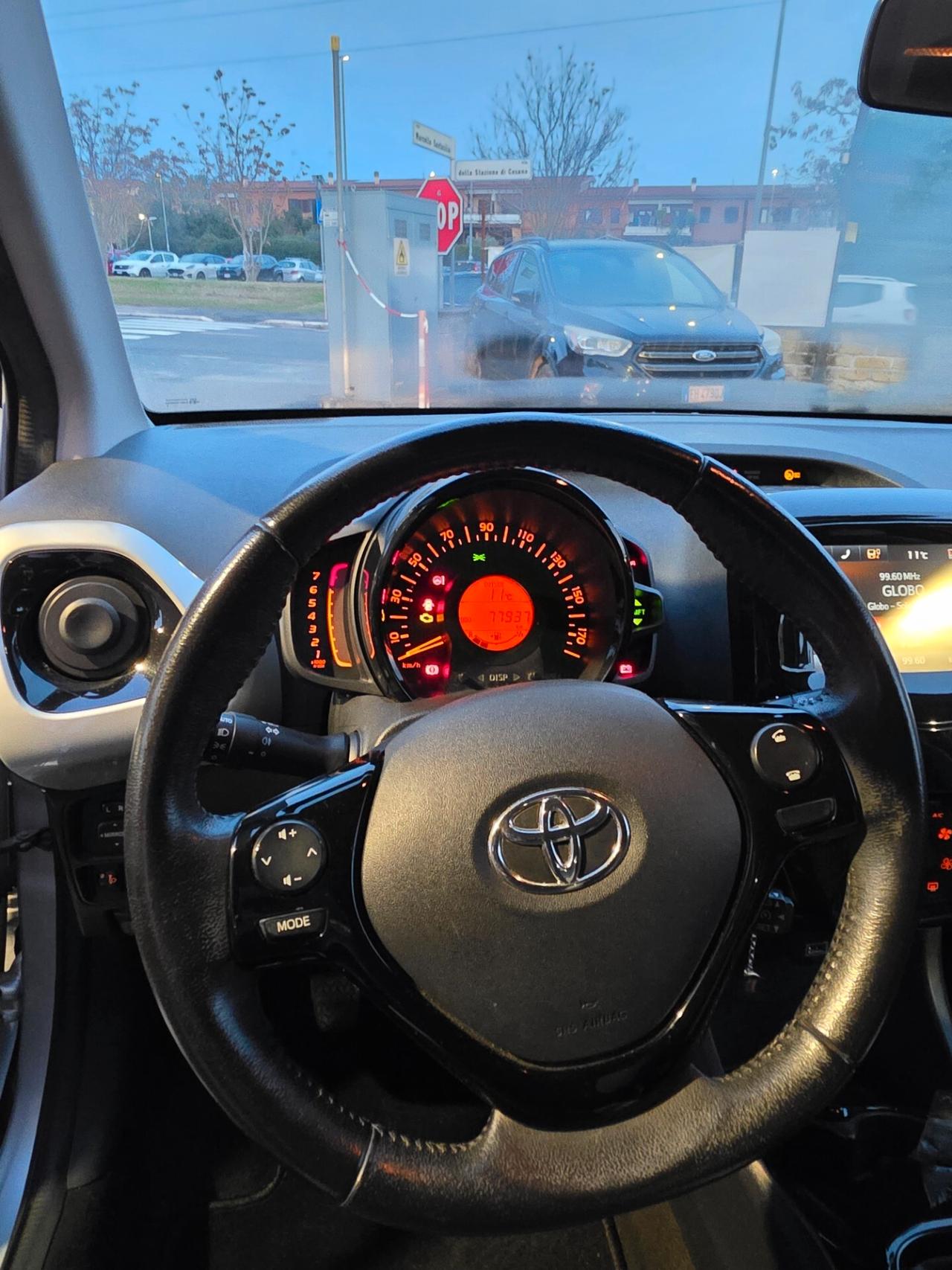 Toyota Aygo 1.0 VVT-i 69 CV 5 porte x-play