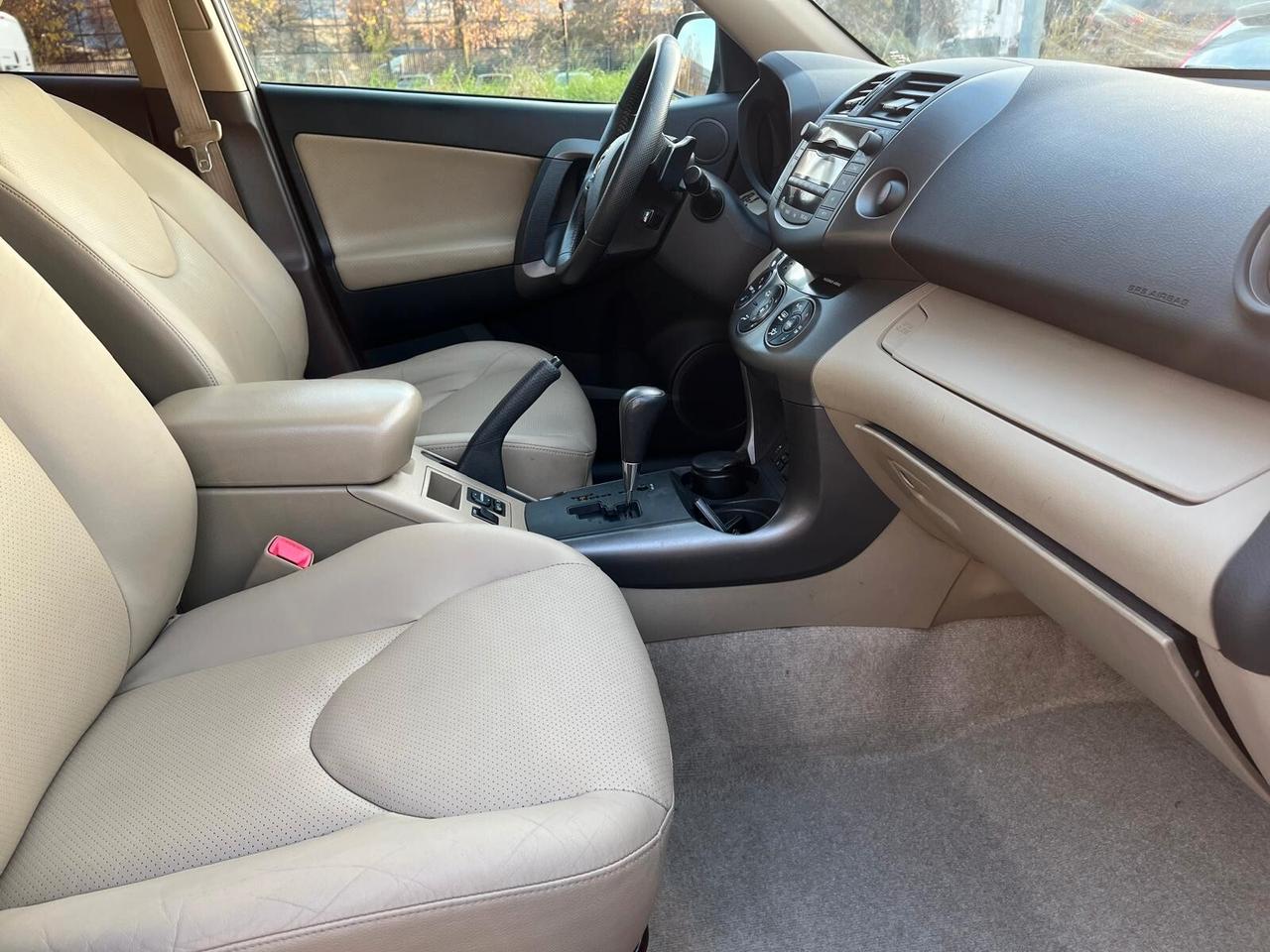 Toyota RAV 4 RAV4 2.2 D-Cat 177 CV Luxury