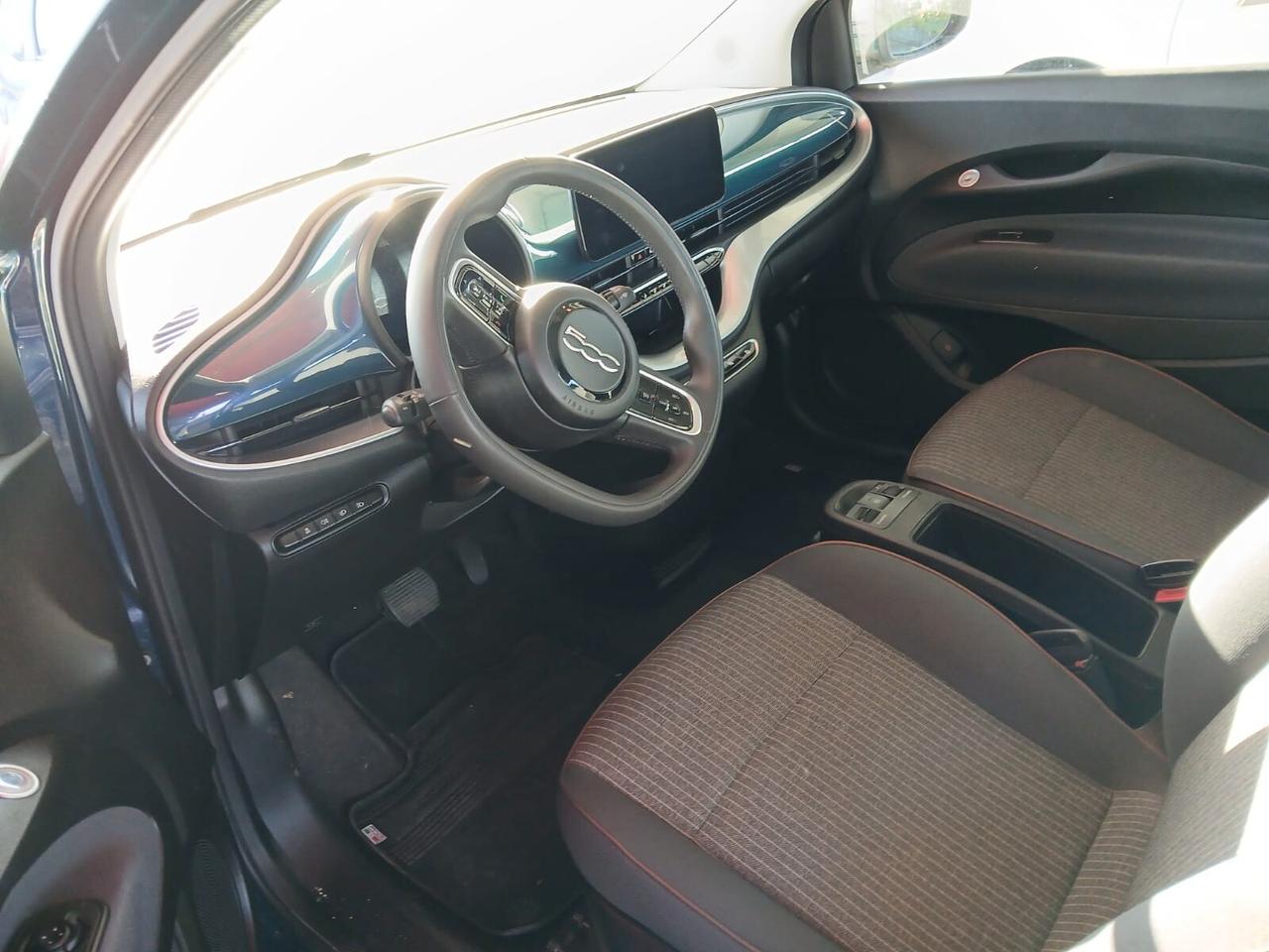 Fiat 500 500e Berlina 42 kWh Passion