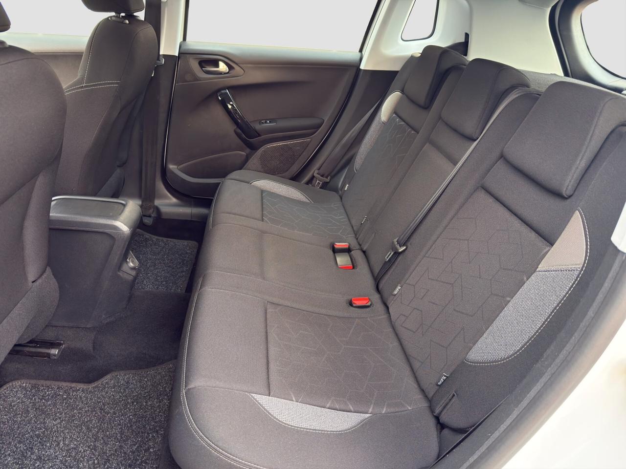 Peugeot 2008 PureTech 82 S&S Allure