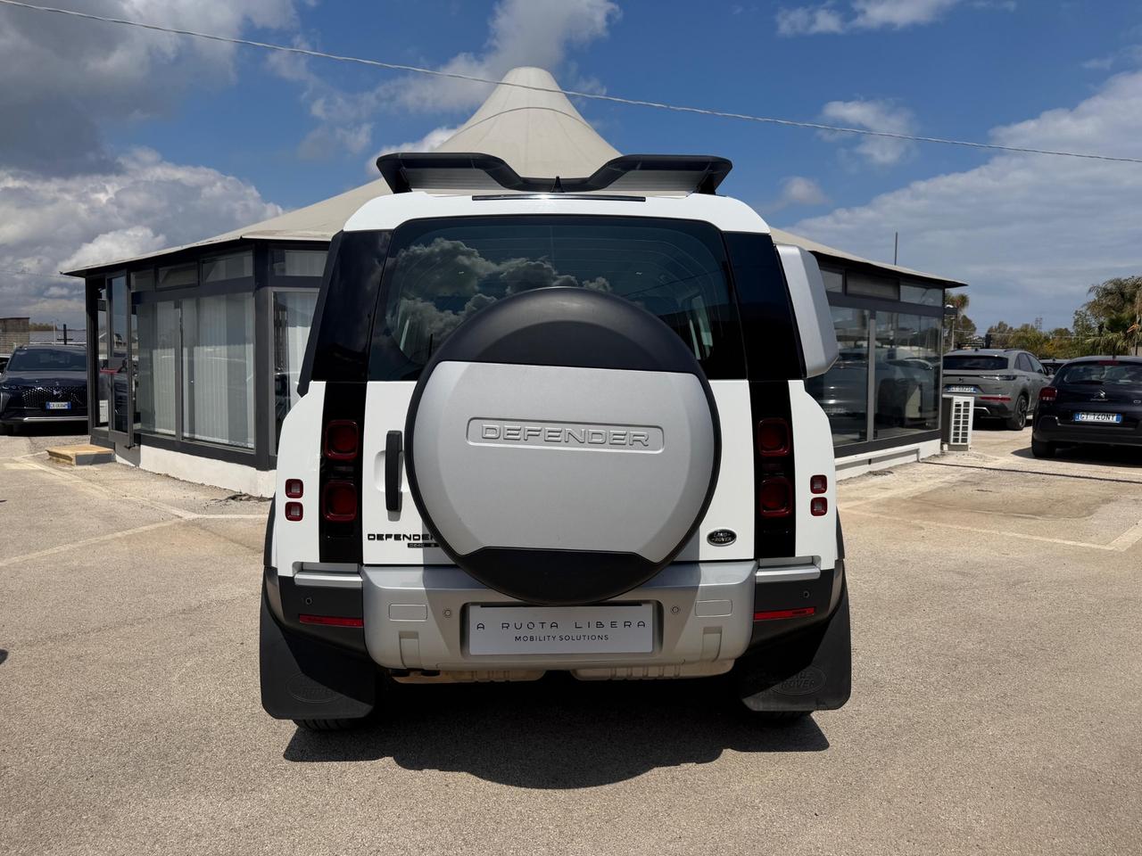 Land Rover Defender 110 2.0 SD4 240 CV AWD SE - Allestimento Full Explorer Pack