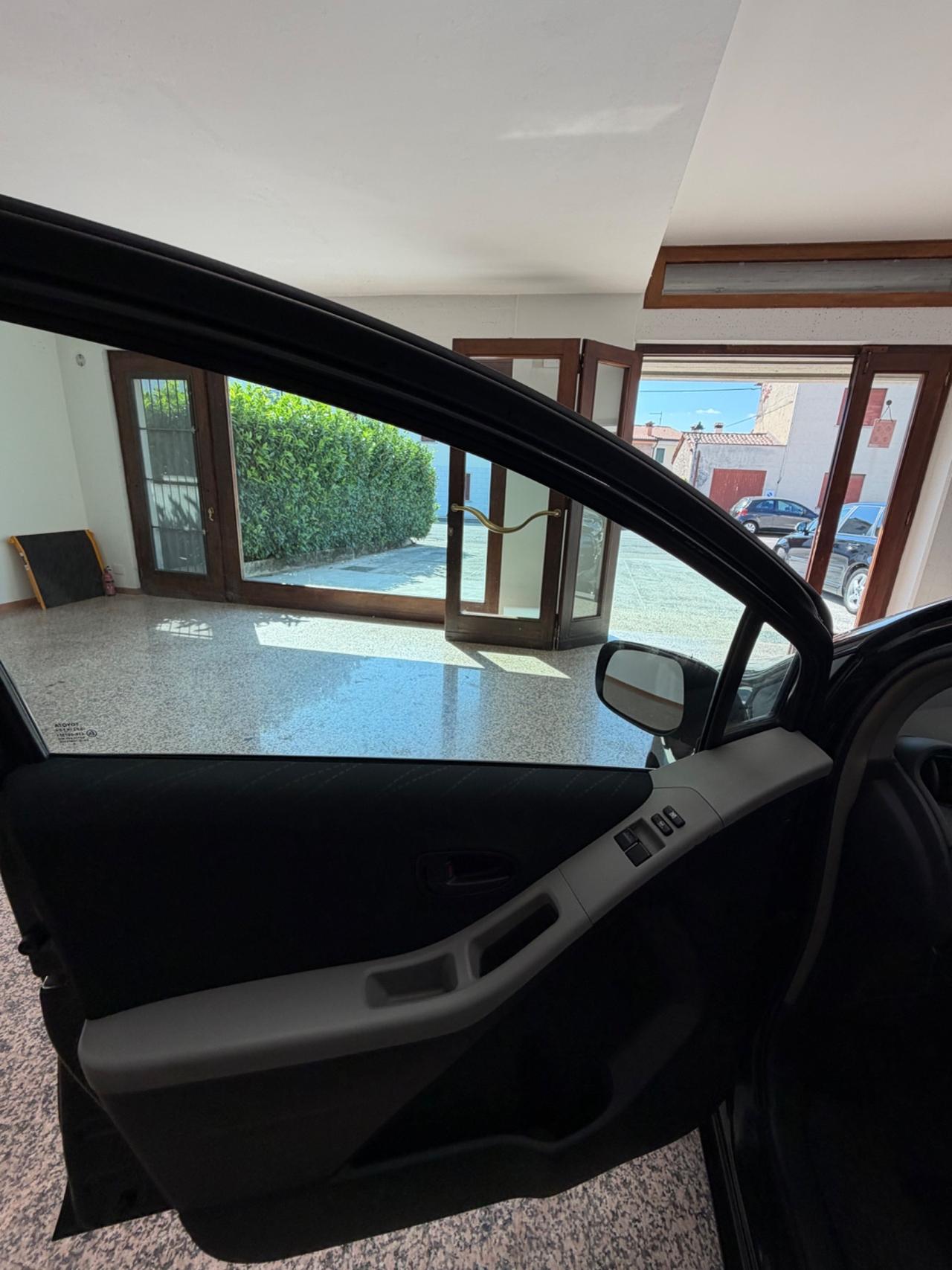 Toyota Yaris 1.3 5 porte Sol