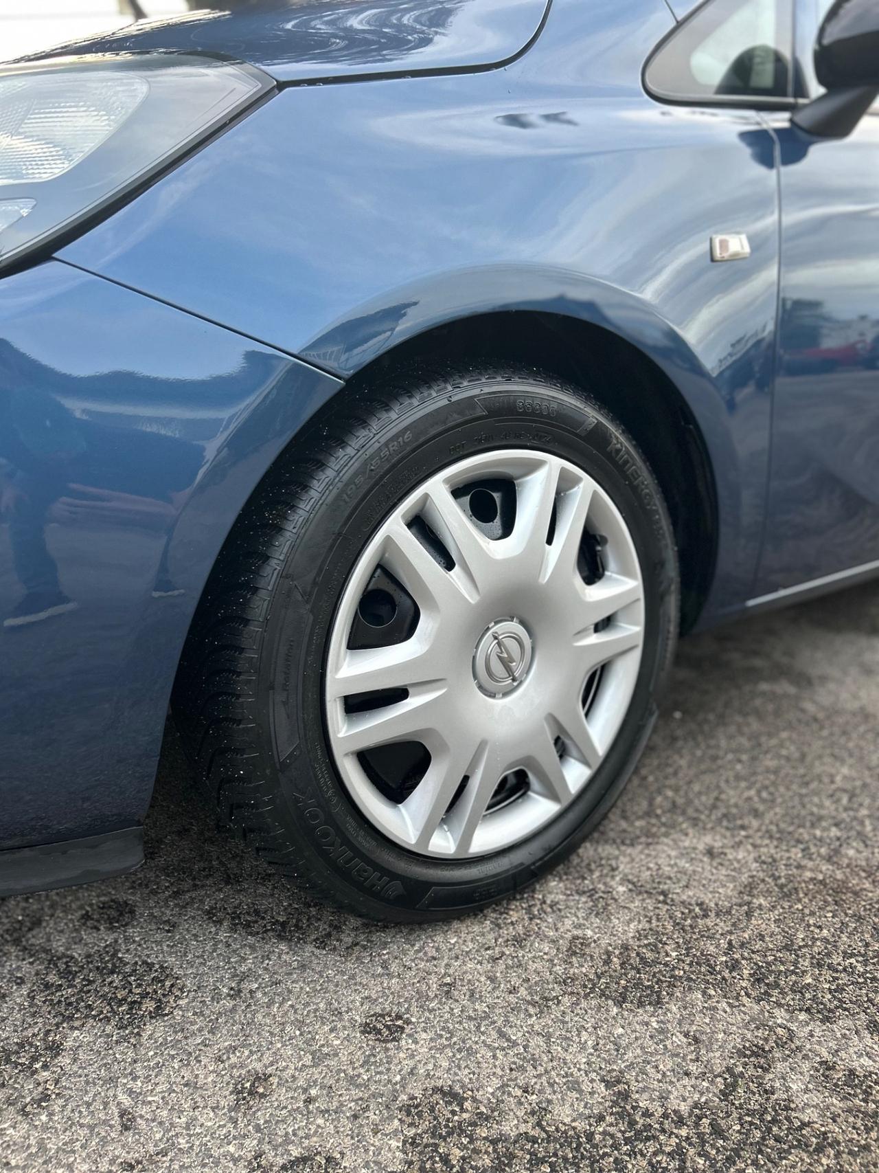 Opel Corsa 1.2 5 porte